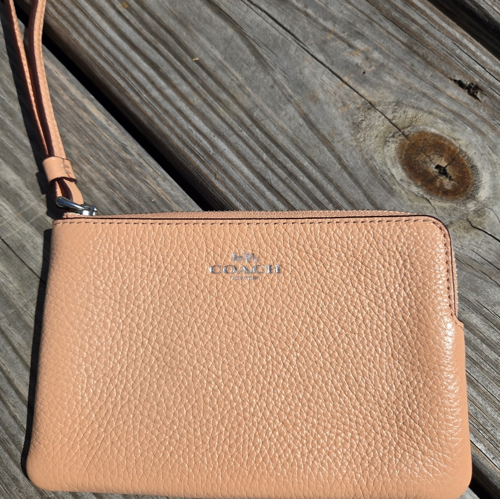 Coach Wristlet Peach NWT